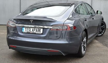 Tesla Model S 2015