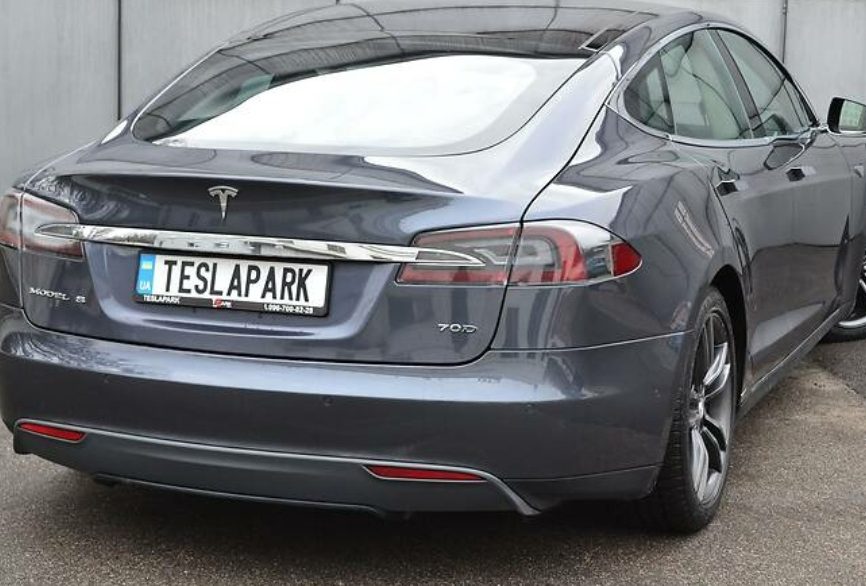 Tesla Model S 2015