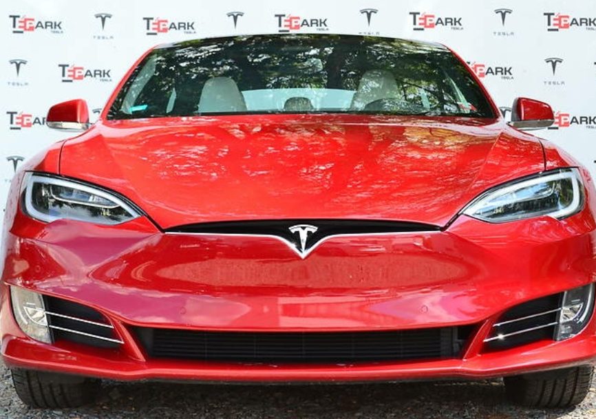 Tesla Model S 2018