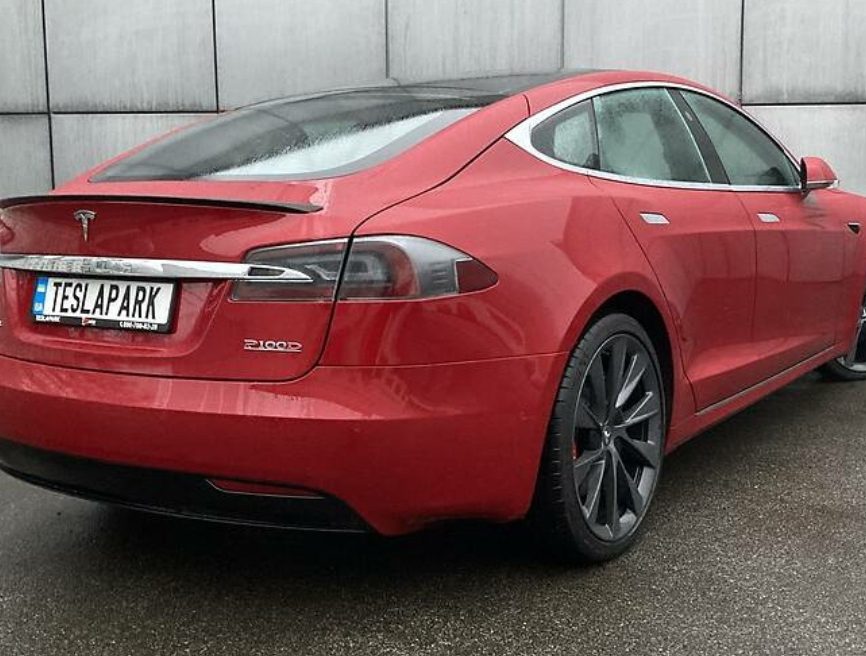 Tesla Model S 2018