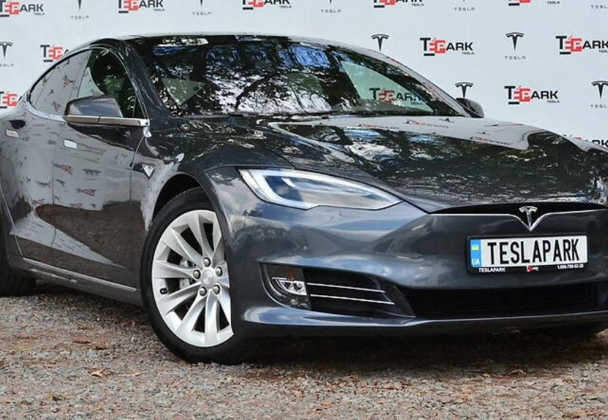 Tesla Model S 2016