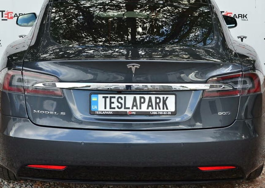 Tesla Model S 2016