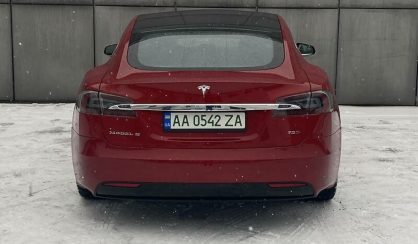 Tesla Model S 2016