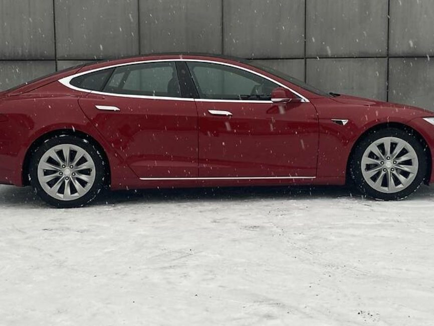 Tesla Model S 2016