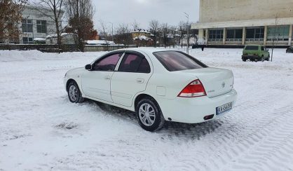 Nissan Almera 2012