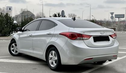 Hyundai Avante 2012