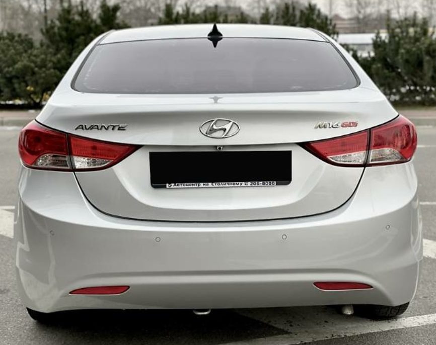 Hyundai Avante 2012