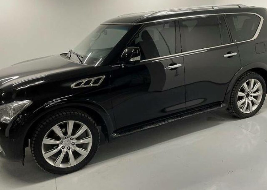 Infiniti QX56 2011