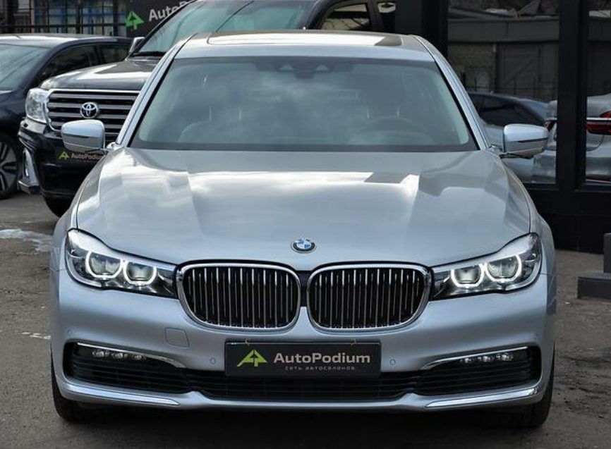 BMW 740 2018