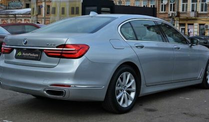 BMW 740 2018