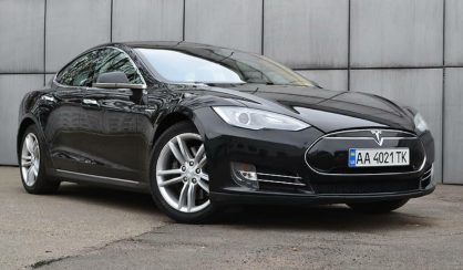 Tesla Model S 2014