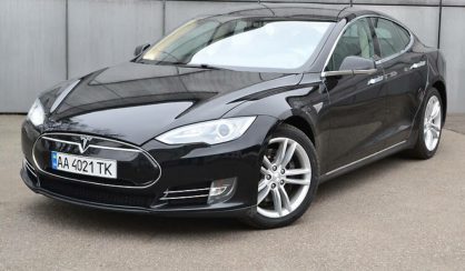 Tesla Model S 2014