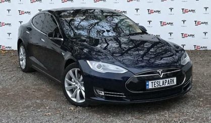 Tesla Model S 2014