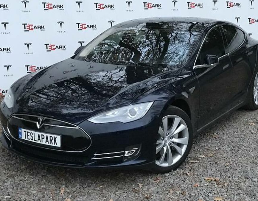 Tesla Model S 2014