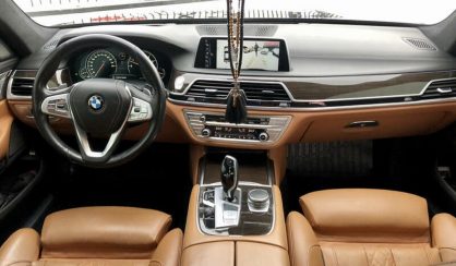 BMW 750 2015