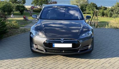 Tesla Model S 2016