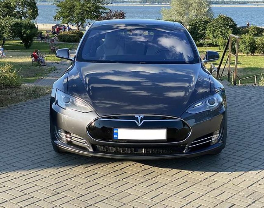 Tesla Model S 2016