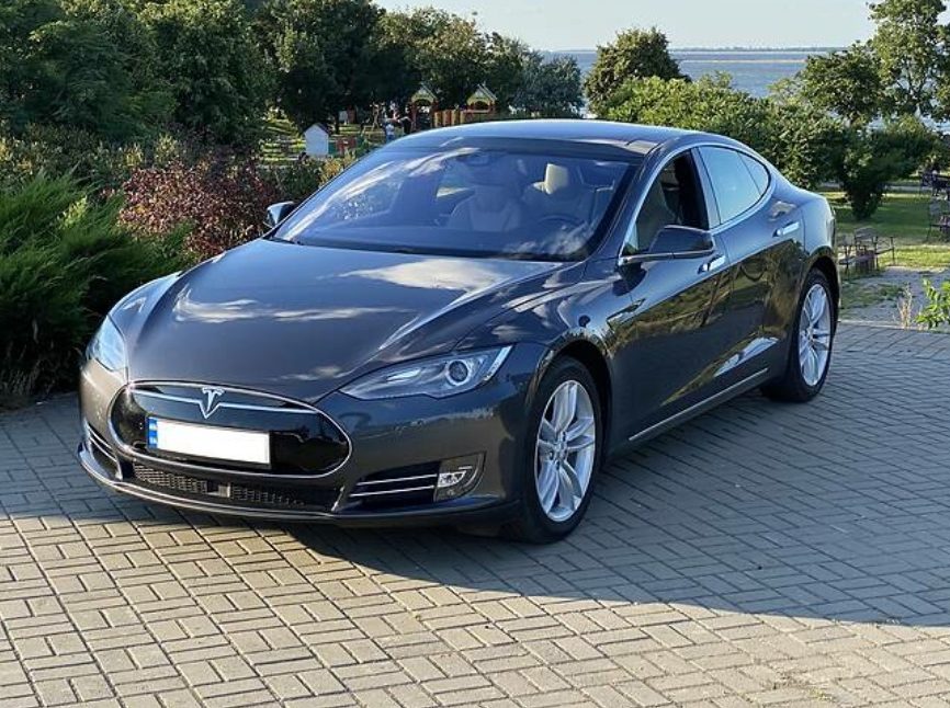 Tesla Model S 2016