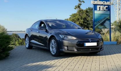 Tesla Model S 2016