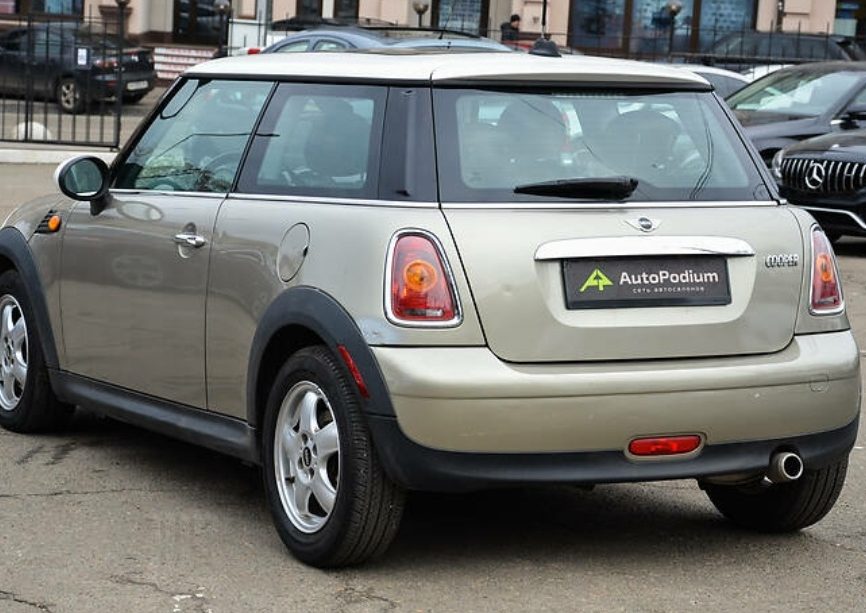 MINI Cooper 2010