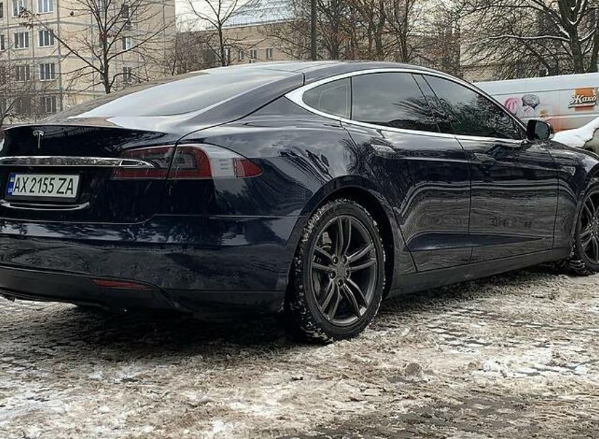 Tesla Model S 2013