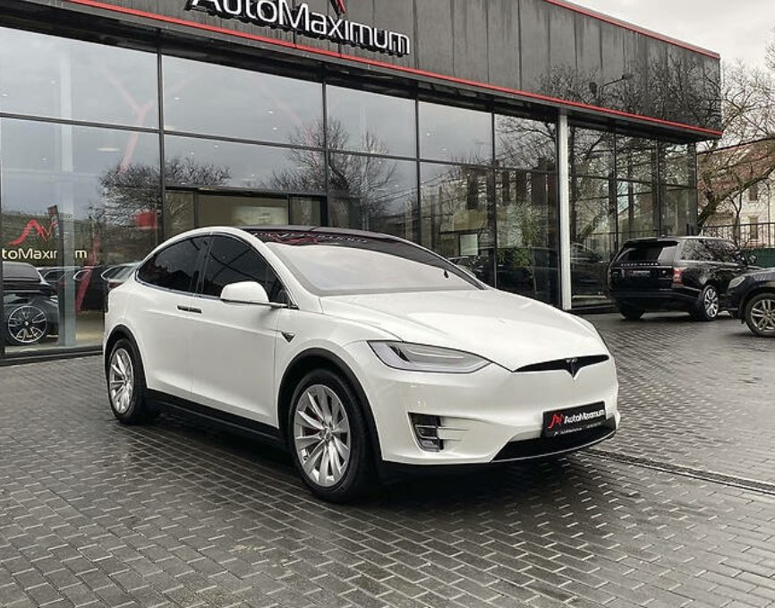 Tesla Model X 2020