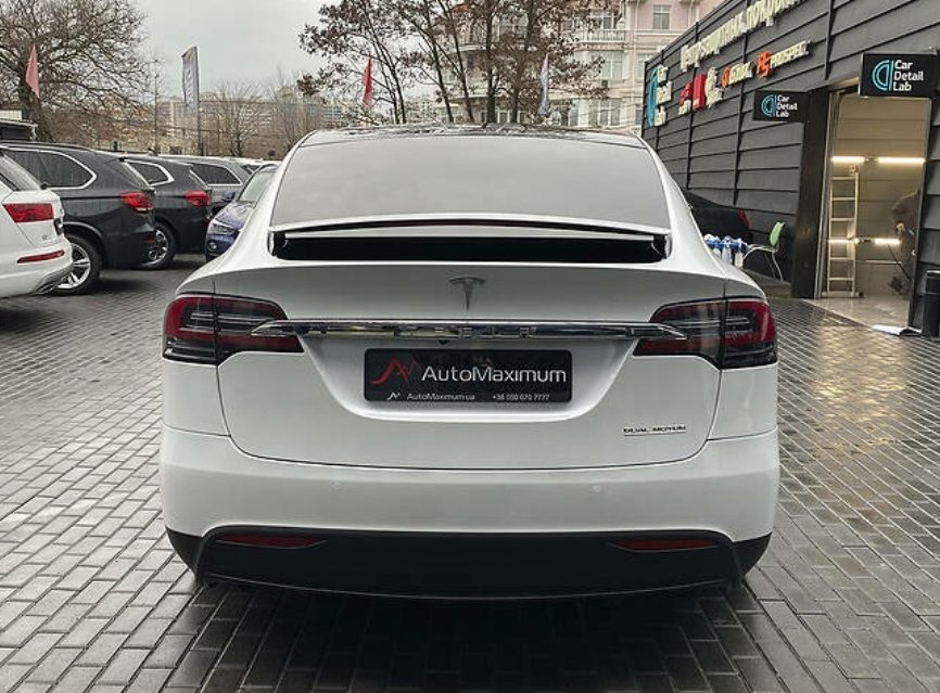 Tesla Model X 2020