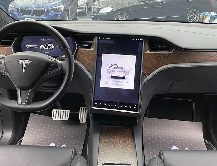 Tesla Model X 2020