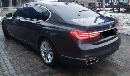 BMW 750 2016