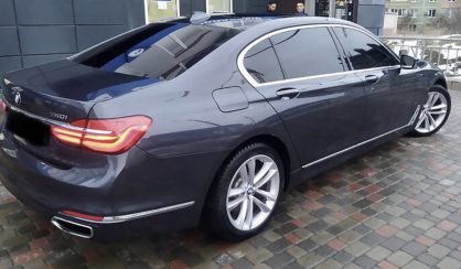 BMW 750 2016