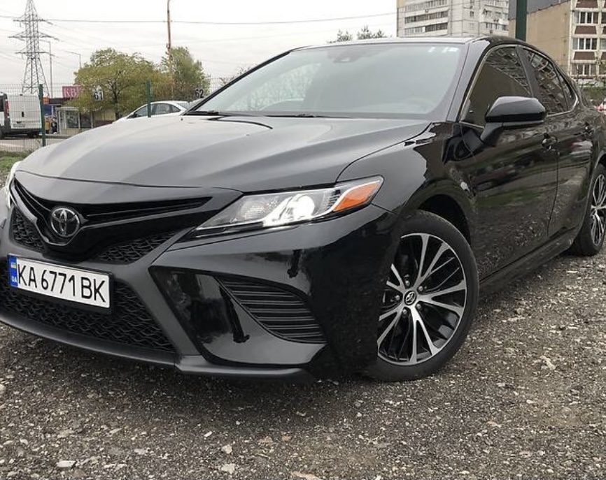 Toyota Camry 2019