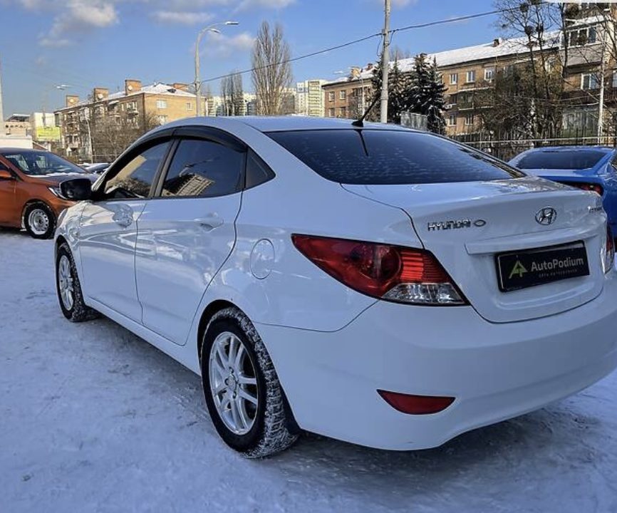 Hyundai Accent 2011