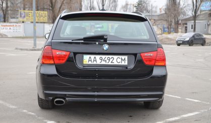 BMW 320 2010