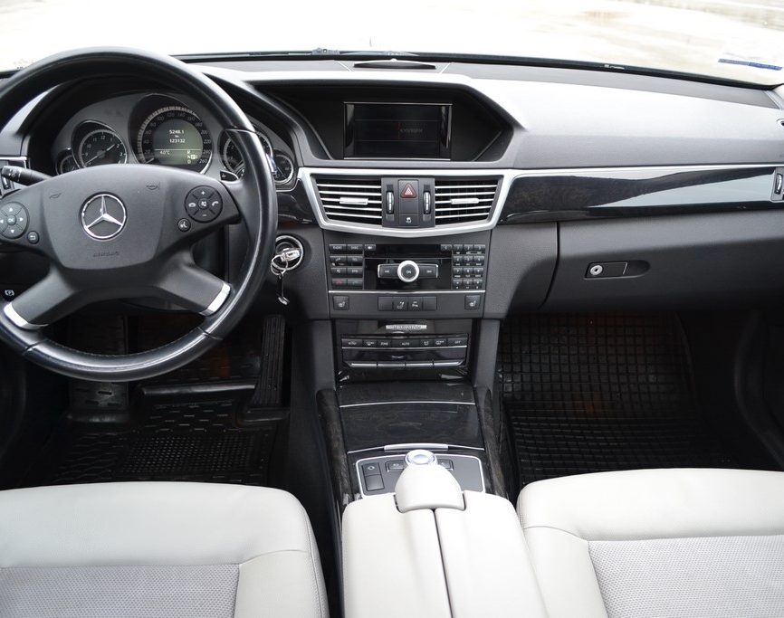 Mercedes-Benz E 300 2010