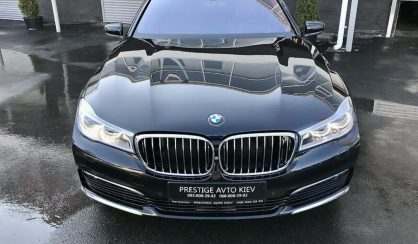 BMW 750 2017