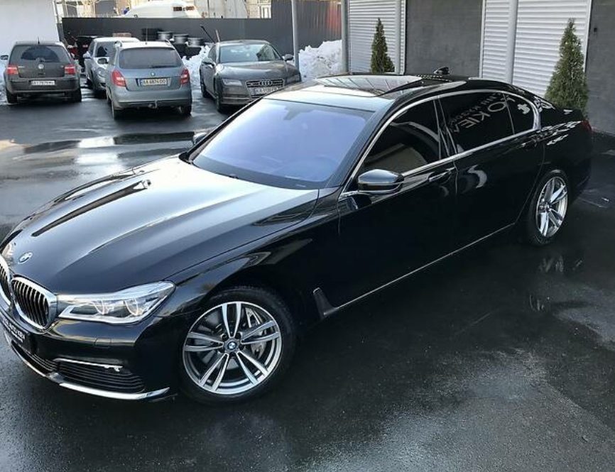 BMW 750 2017