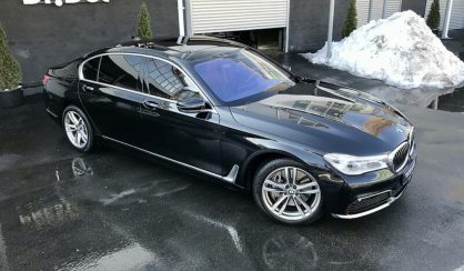 BMW 750 2017