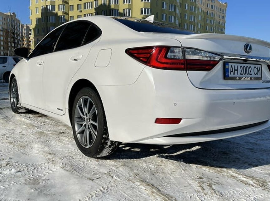 Lexus ES 300 2016