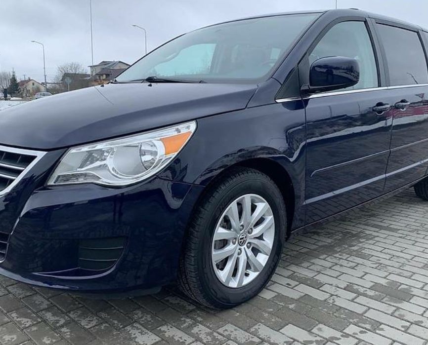 Volkswagen Routan 2013