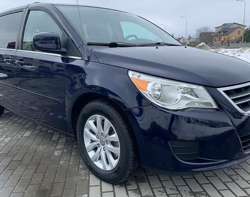 Volkswagen Routan 2013