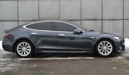 Tesla Model S 2016