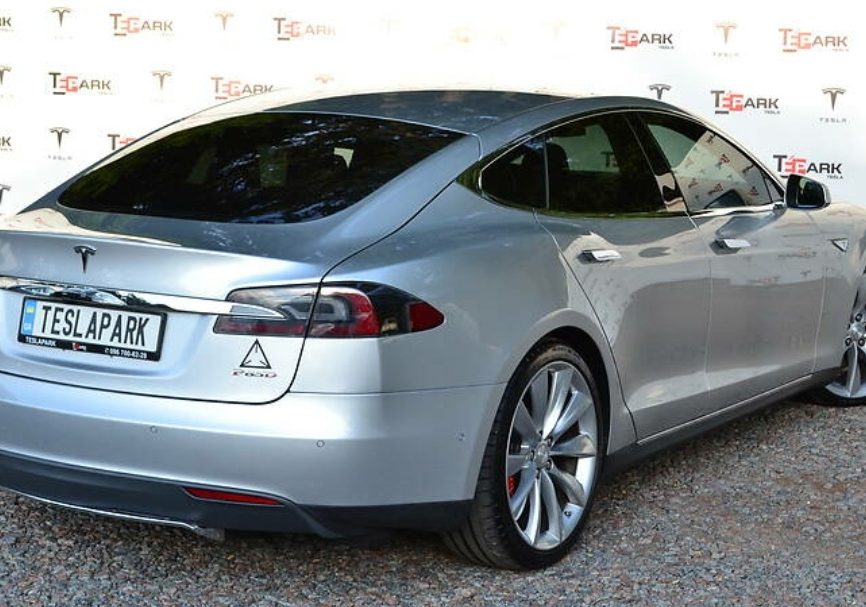 Tesla Model S 2014