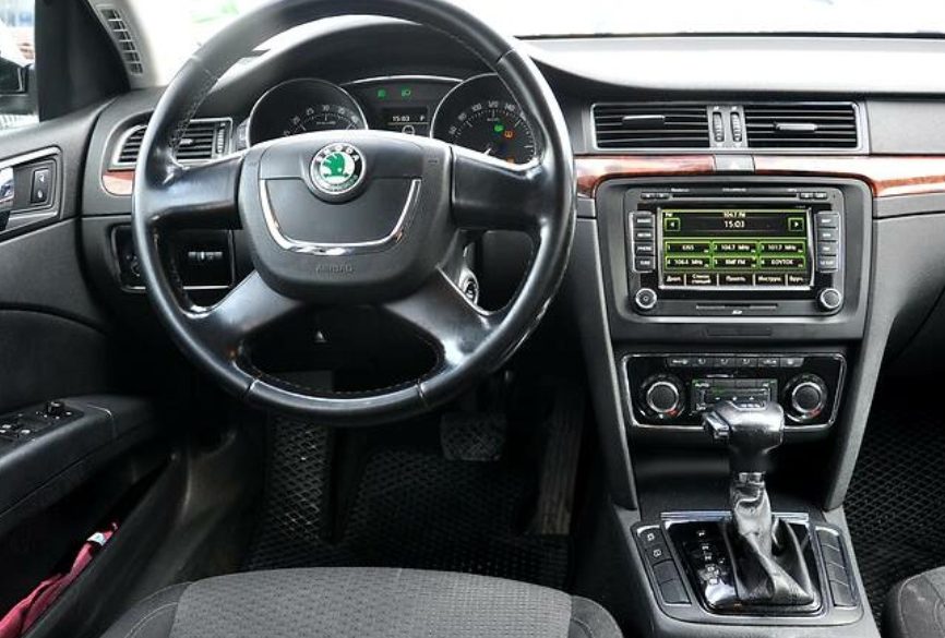 Skoda Superb 2011