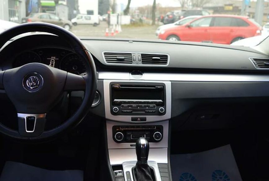 Volkswagen Passat CC 2011