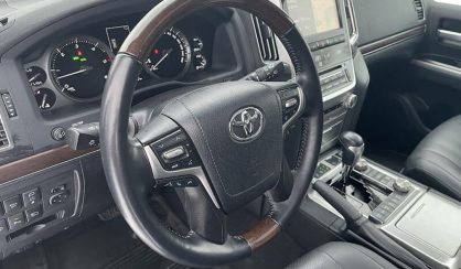 Toyota Land Cruiser 200 2019