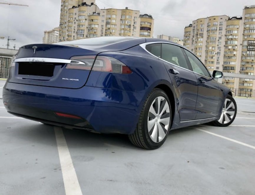 Tesla Model S 2020