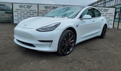 Tesla Model 3 2020