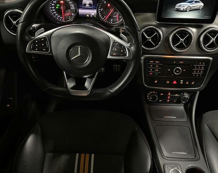 Mercedes-Benz CLA 220 2015