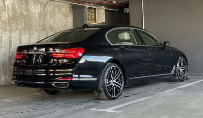 BMW 750 2017