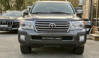 Toyota Land Cruiser 200 2012